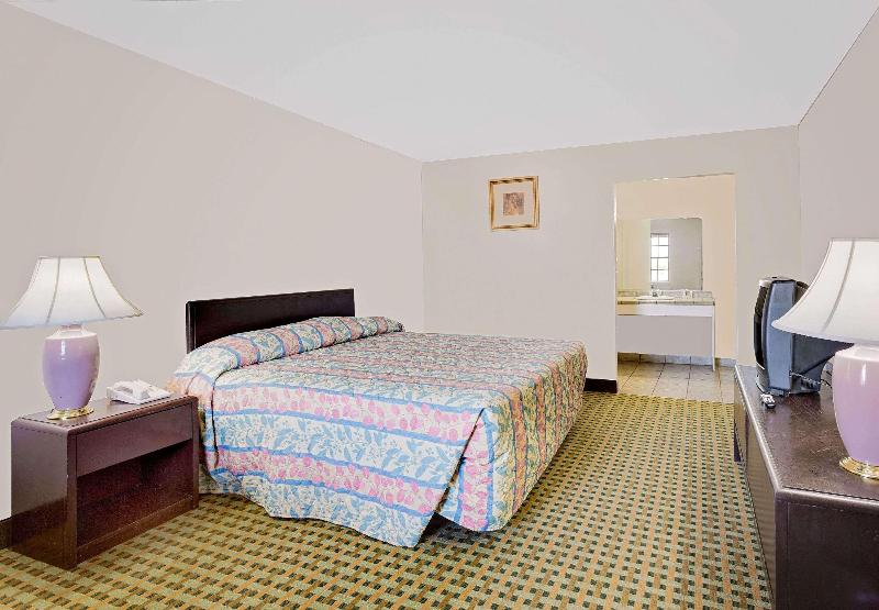 Silver Queen Inn - photo 18