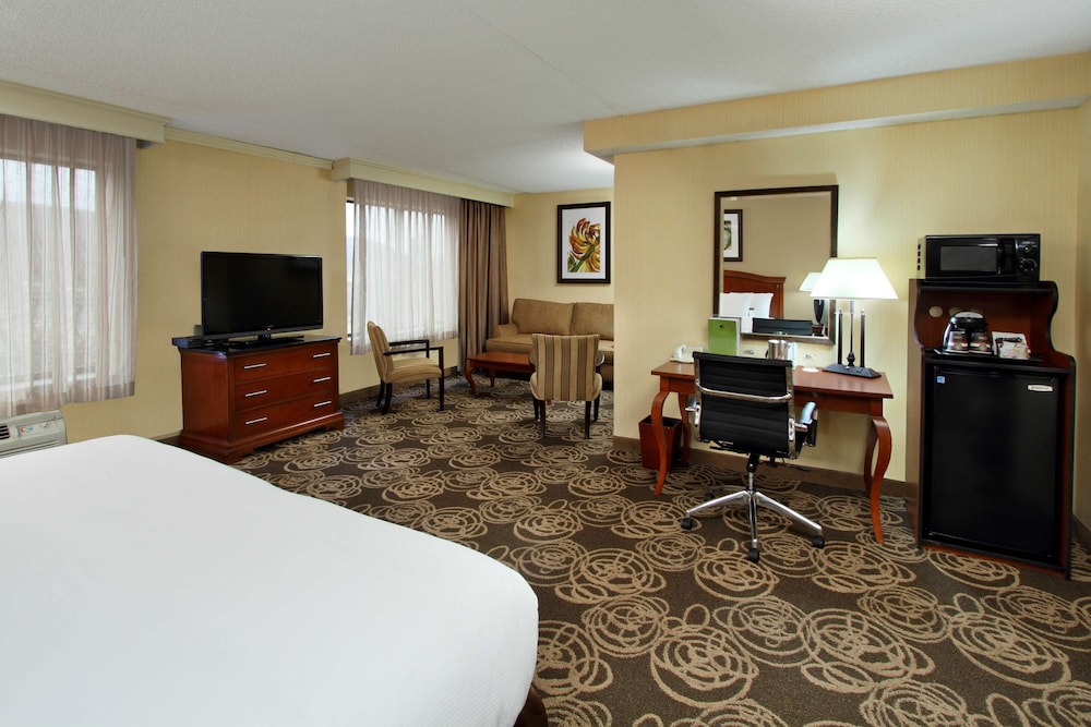 DoubleTree by Hilton Mahwah - photo 12