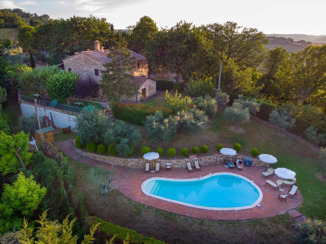 Agriturismo Podere Fucile — 4-Star Luxury Hotel in Montepulciano, Italy