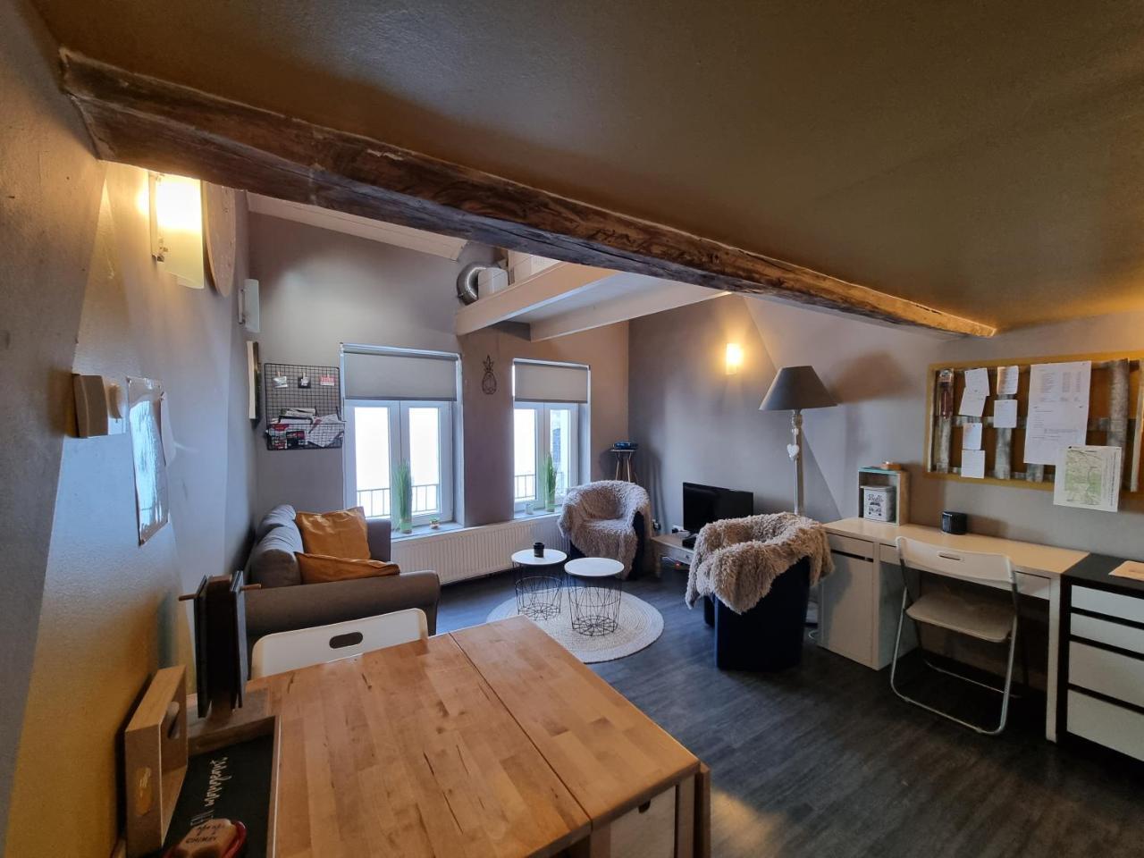 Studio Au Centre de Chimay Arrivee Autonome — hotel in Chimay