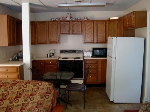 Windsor Motel - photo 23