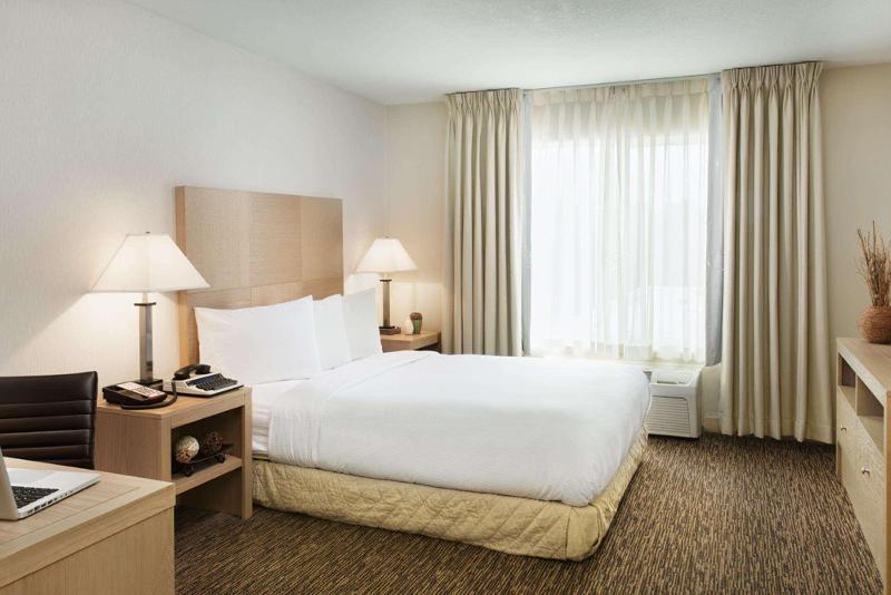DoubleTree by Hilton Hotel Vancouver - photo 29