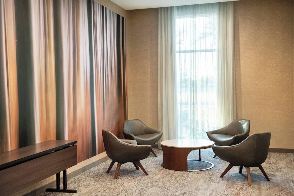Courtyard by Marriott Mesa At Wrigleyville West - photo 4