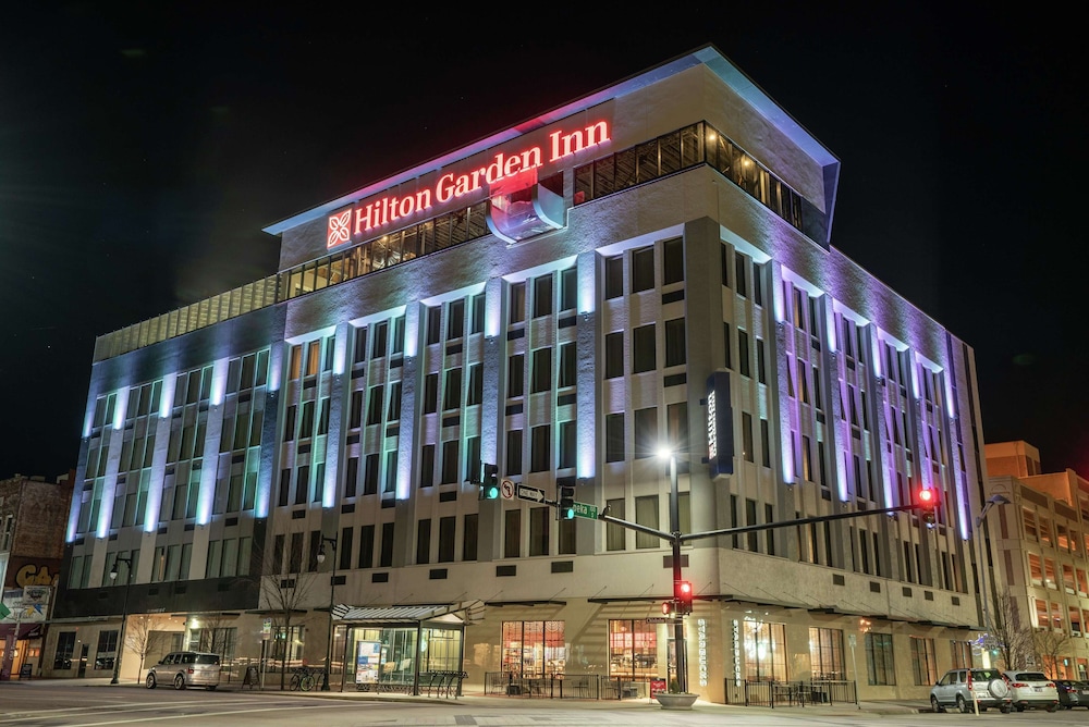 Hilton Garden Inn Wichita Downtown - photo 3