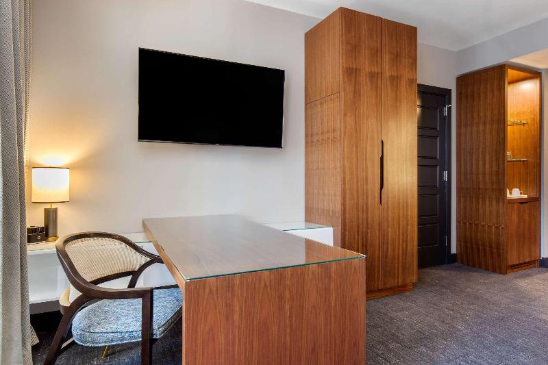Renaissance Saint Elms Dallas Downtown - photo 53