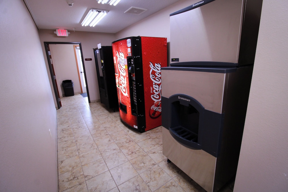 Canby Inn And Suites - photo 28
