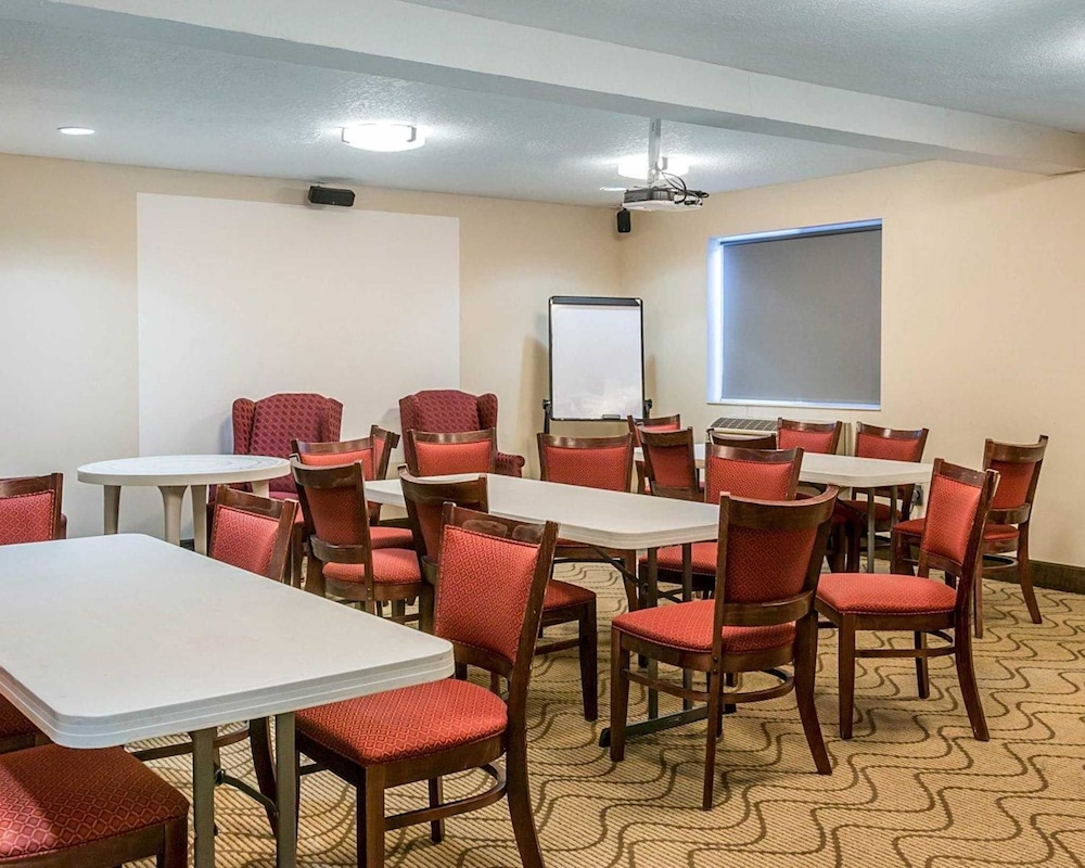 Bluffton Inn & Suites By IHG - photo 21