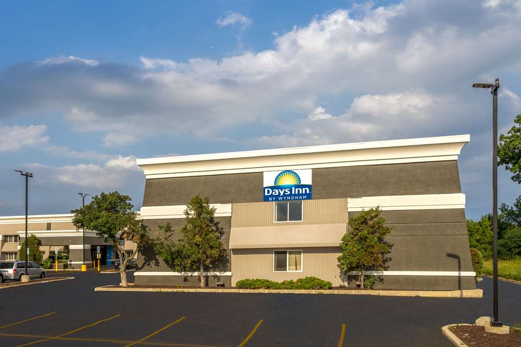 Days Inn by Wyndham Pleasant Prairie Kenosha - photo 4