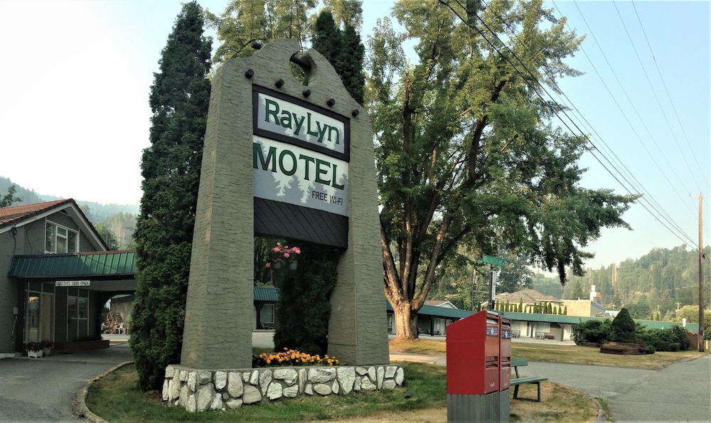 Ray Lyn Motel — hotel in Trail