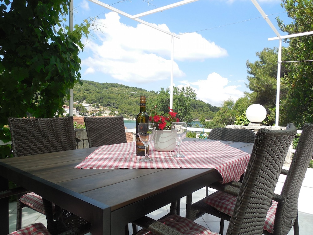 A&M 30 M From Beach A1 in Marina, Croatia