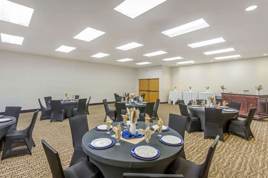Comfort Suites Ogden Conference Center - photo 46