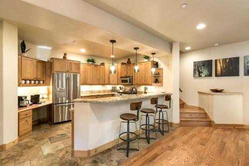 Black Bear 86 — Arlington Heights — photo 4