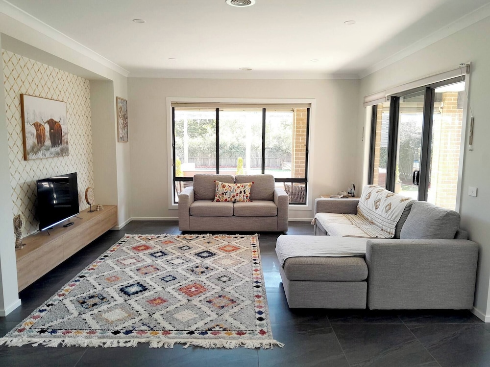 Luxury House Boho Seaside — 4-Star Luxury Hotel in Cowes, Australia