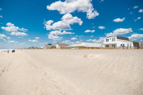 Divine Intervention by Oak Island Accommodations - photo 6