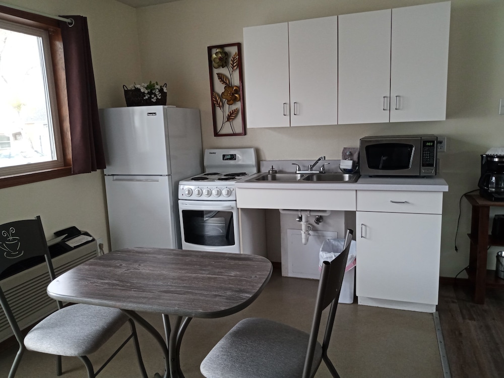 Lamplighter Cabins & Suites - photo 51