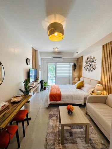 331D Near MOA and Airport Pool View Fast WiFi Balcony — 4-Star Luxury Hotel in Manila, Philippines