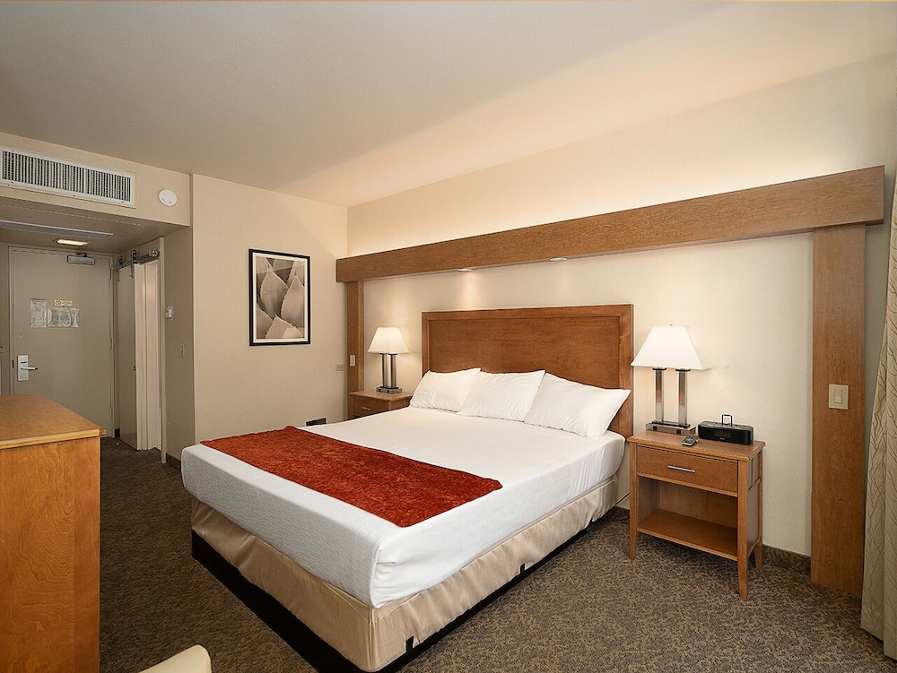 Kellogg West Conference Center and Hotel - photo 13