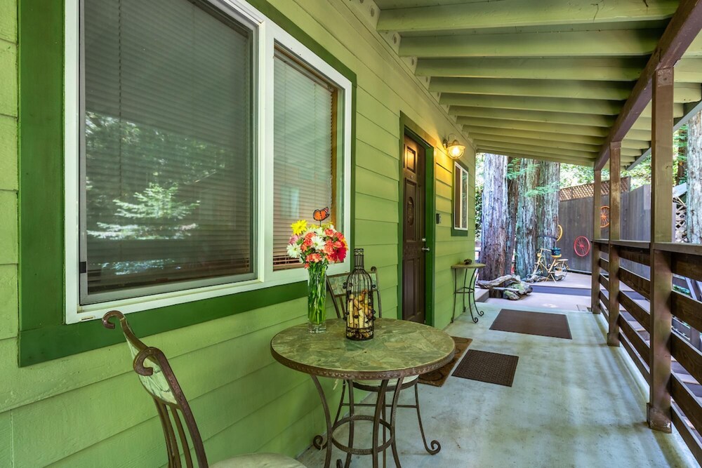Vino Velo Retreat Redwoods Hot Tub Fire Table BBQ Game Room Fast WiFi Dog Friendly - photo 8