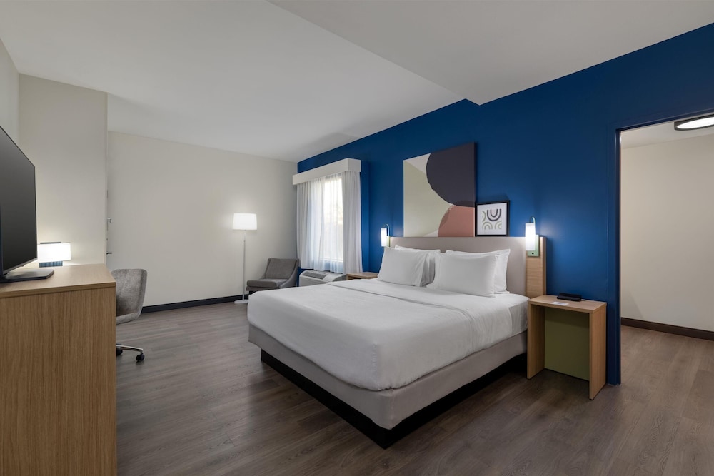 Spark by Hilton Artesia - photo 25