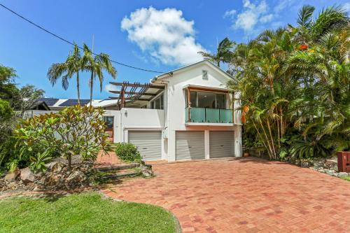 A Tropical Family Oasis in Sunshine Beach - carbon neutral hotel in Sunshine Beach