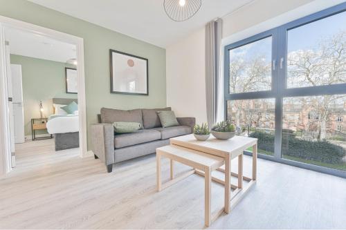 StayZeni Hardwick House Derby Lovely 2 Bed Flat — 4-Star Luxury Hotel in Derby, United Kingdom