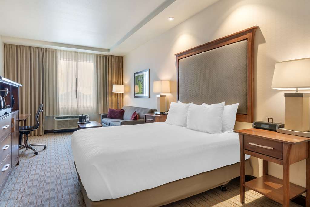 Best Western Premier Boulder Falls Inn - photo 23
