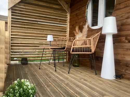 Le love van - carbon neutral hotel in Unknown City