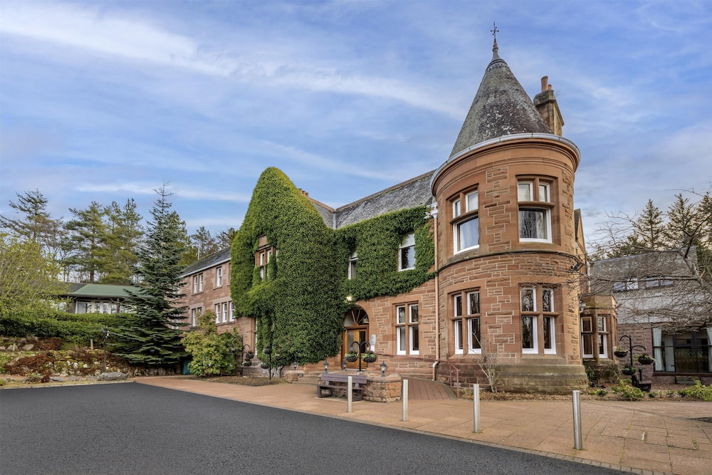 Hilton Grand Vacations Club Craigendarroch Suites Scotland — 4-Star Luxury Hotel in Ballater, United Kingdom
