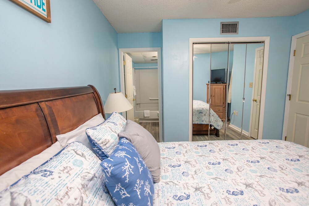 Royal Garden Resort 602 2 Bedroom Condo by RedAwning - photo 4