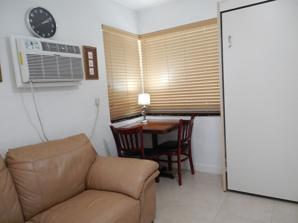 Shell Motel - photo 18
