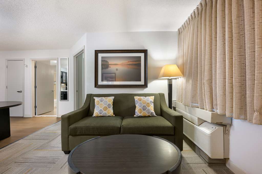Sonesta Simply Suites Huntsville Research Park - photo 10