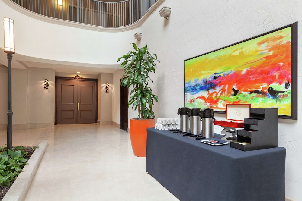 Embassy Suites by Hilton Santa Ana Orange County Airport - photo 41