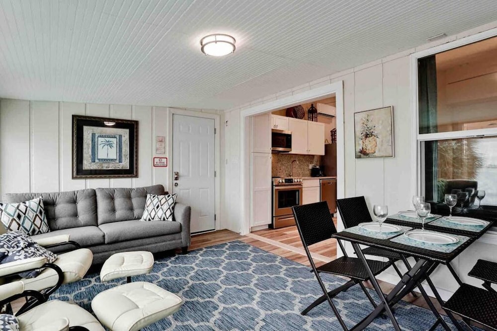 Waterfront Studio with Pool on Manasota Key - photo 2