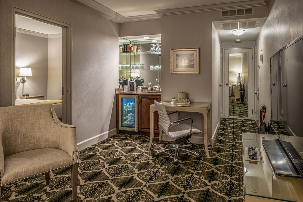 Bell Tower Hotel - photo 13