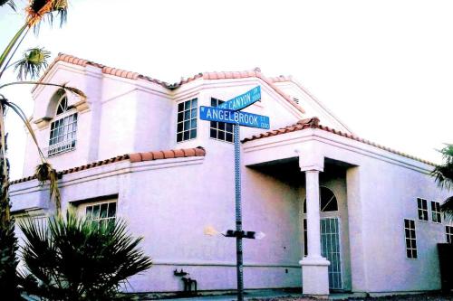Rose Canyon 5 Bedroom Home in Las Vegas