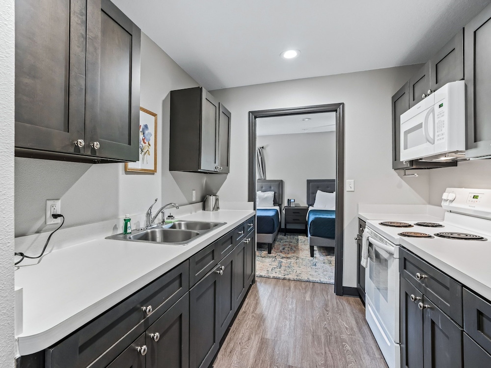 Baymont by Wyndham Ocala Suites - photo 26
