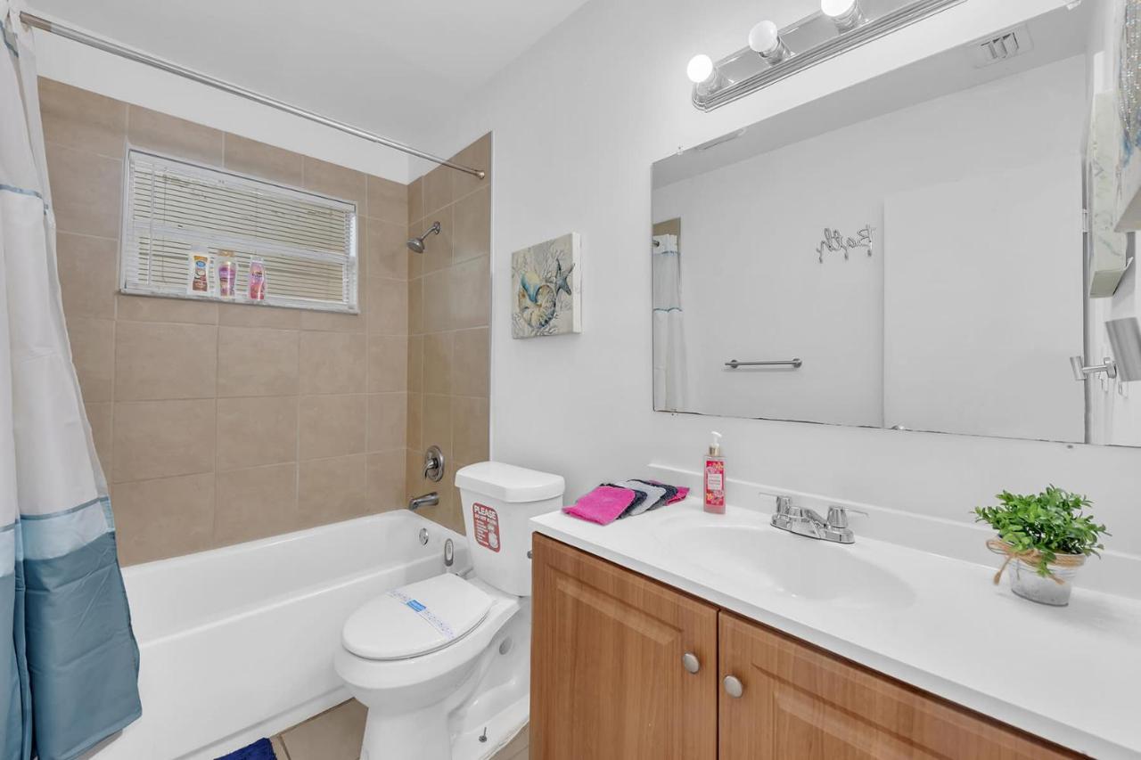 2 Bedroom House Minutes from Beach and Casino - photo 14