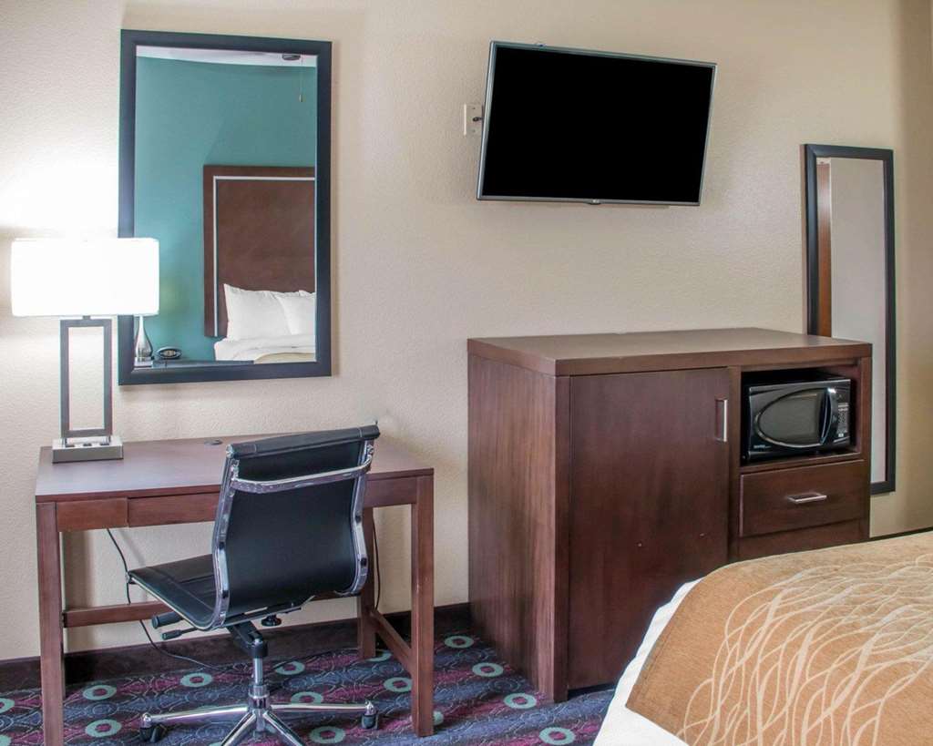 Comfort Inn & Suites San Marcos near Outlet Mall - photo 12