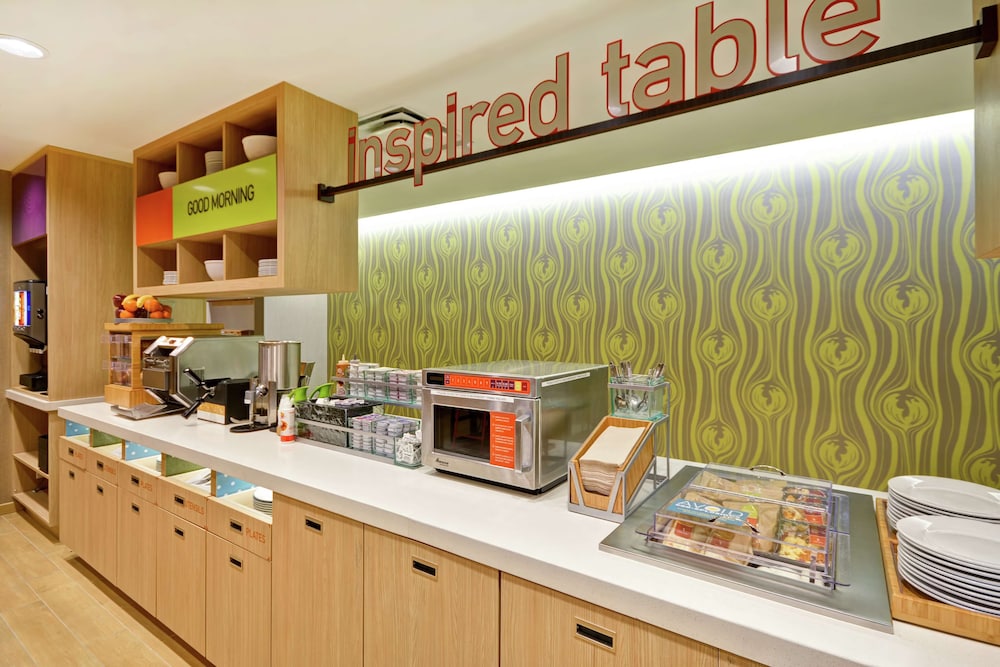 Home2 Suites by Hilton at the Galleria - photo 25