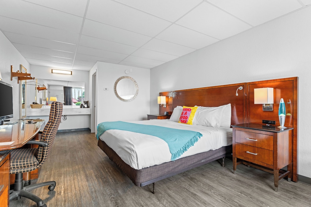 The Retro Hotel - photo 17