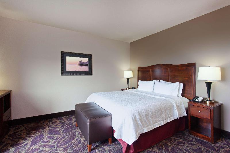 Hampton Inn Seattle Everett - photo 83