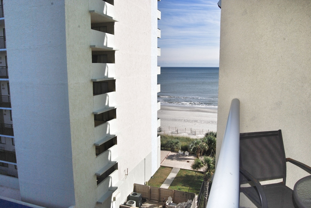 Grand Atlantic Resort 601 Efficiency Studio Bedroom Condo by RedAwning - photo 17