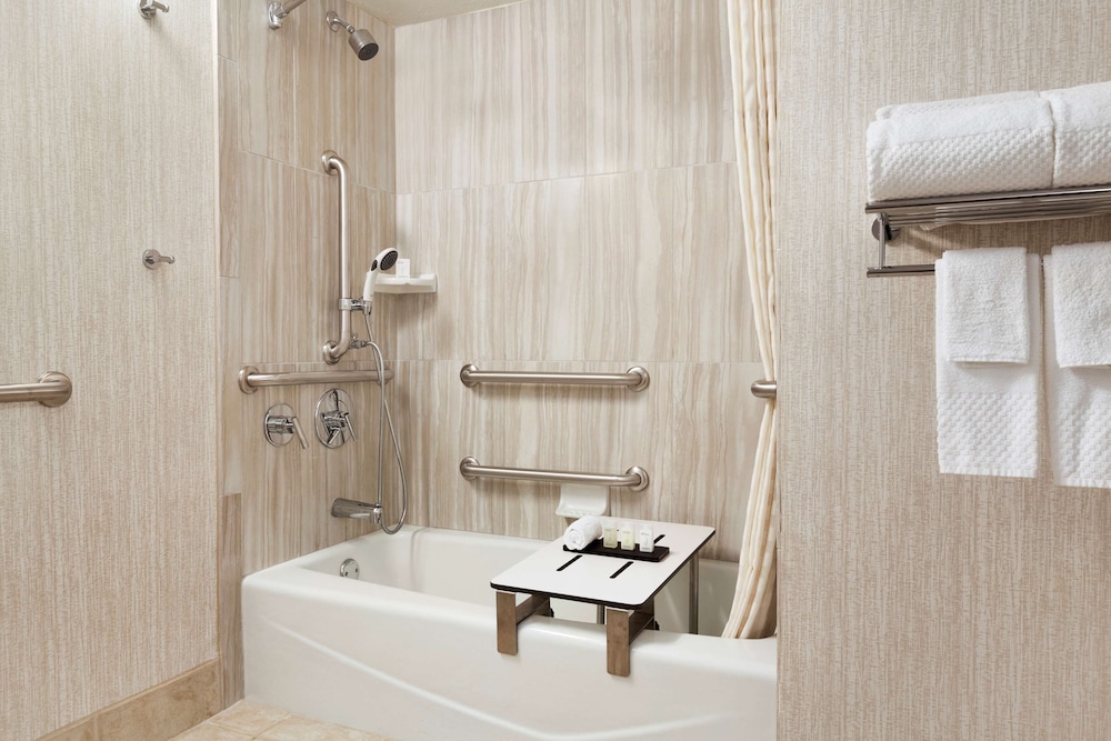 Embassy Suites by Hilton San Luis Obispo - photo 29