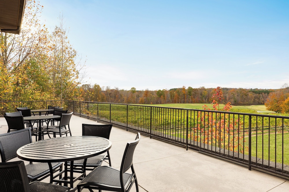 Holiday Inn Express Suites Lexington NwVineyard - photo 52