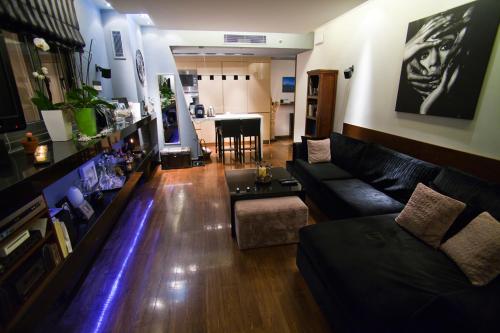 Deluxe boutique suite jacuzzi private parking fireplace — 4-Star Luxury Hotel in Thessaloniki, Greece