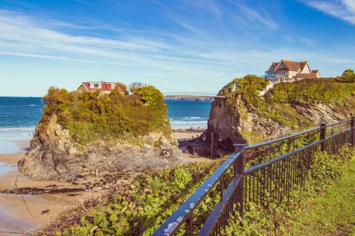 Modern 2 Bedroom Beach Front Apartment Central Newquay — 4-Star Luxury Hotel in Newquay, United Kingdom