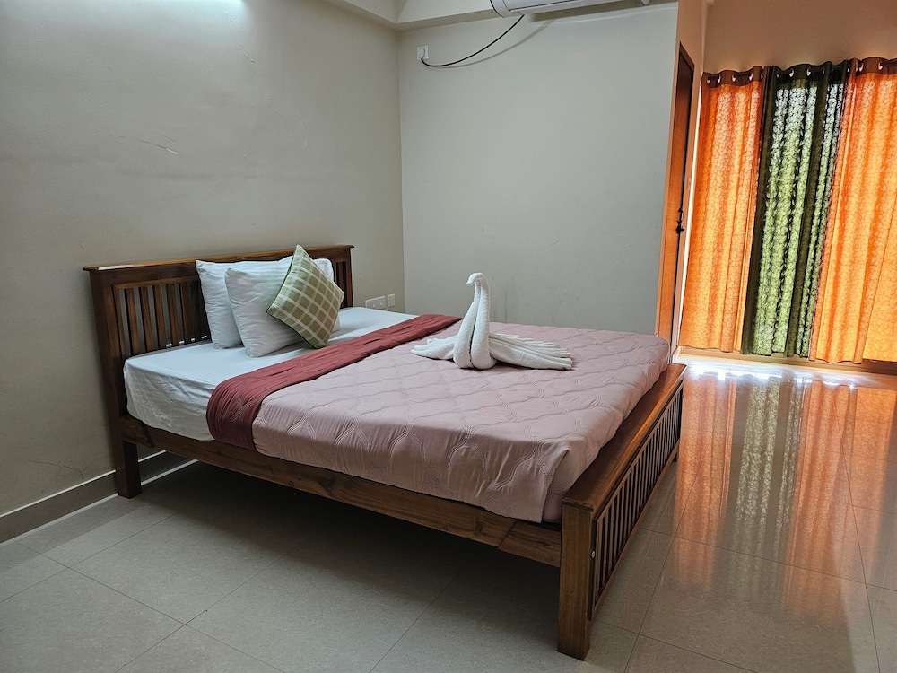 Sans Square Hotels Thiruvananthapuram - last minute hotel in Thiruvananthapuram