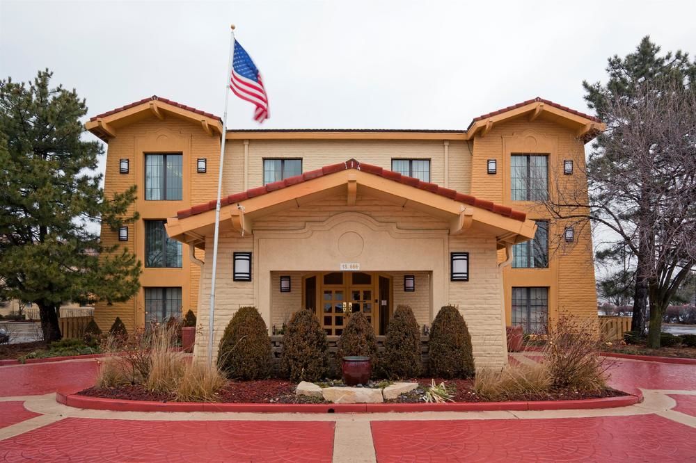La Quinta Inn Chicago Oakbrook Terrace - photo 2