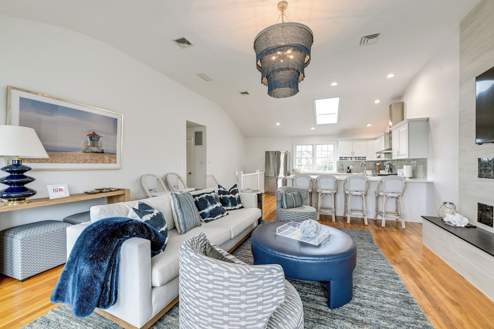 Stunning Westhampton Beach Home with Private Pool — Westhampton Beach — photo 2