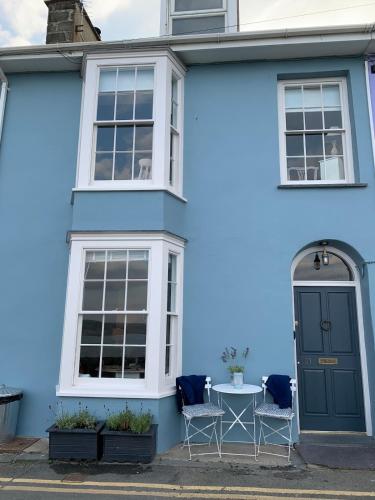 Nant Llys Spectacularly placed with sea views in New Quay, United Kingdom